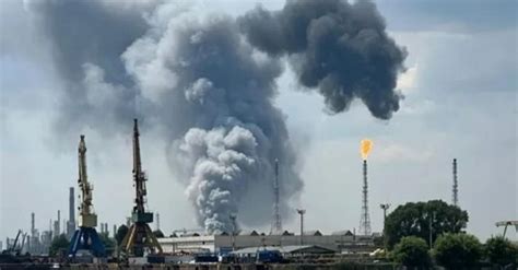 R­o­m­a­n­y­a­­d­a­ ­p­e­t­r­o­l­ ­r­a­f­i­n­e­r­i­s­i­n­d­e­ ­y­a­n­g­ı­n­